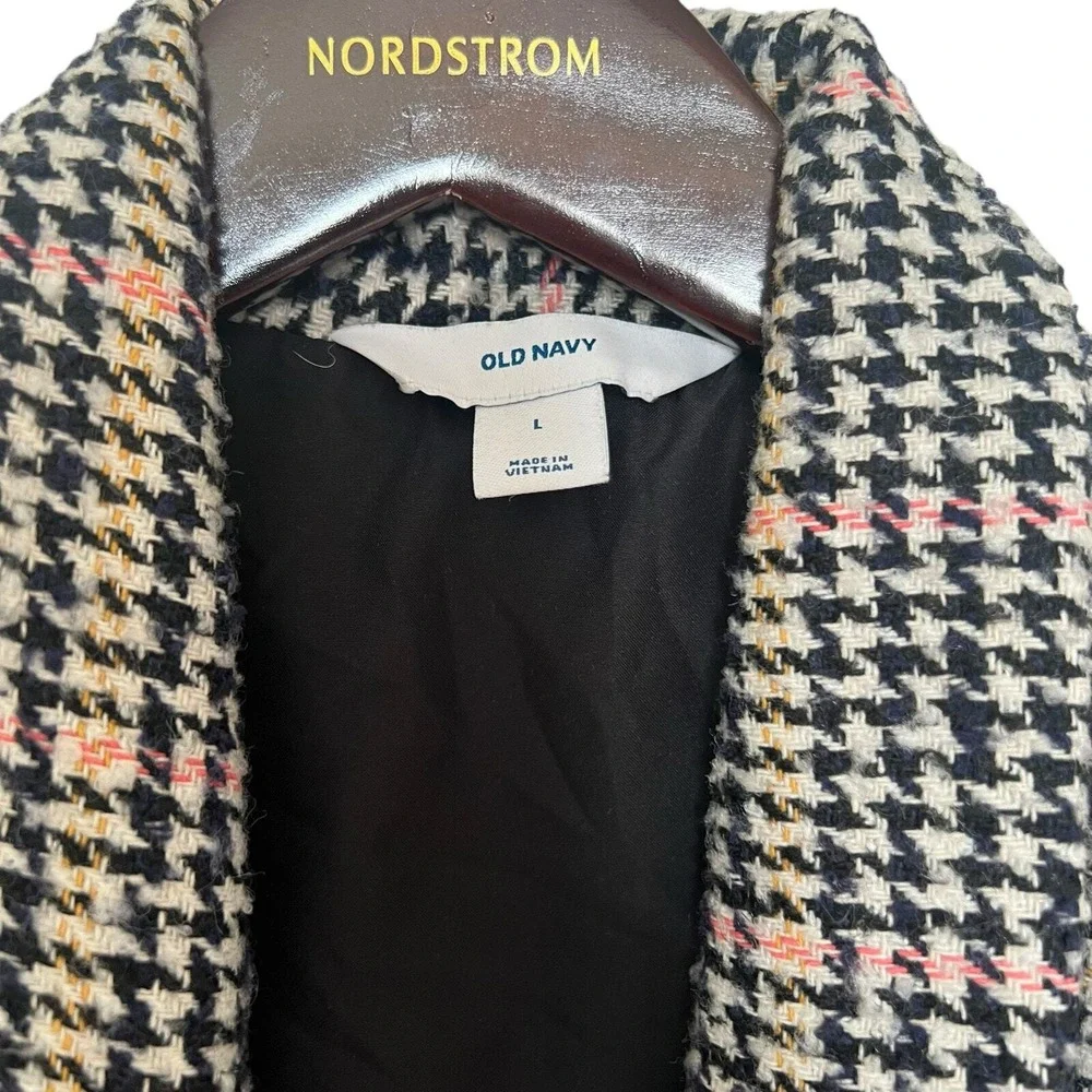 Old Navy classic houndstooth